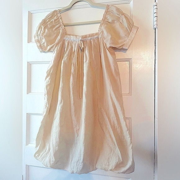 lovestitch Dresses & Skirts - Lovestitch cream colored bubble hem mini dress